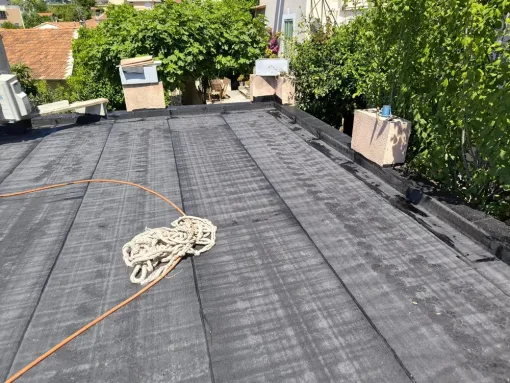 Etanchéité de toiture, terrasse en cours de réalisation sur une maison à Gardanne, Aix-en-Provence, TS TOITURE