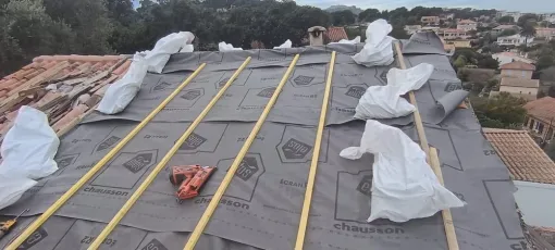 Entreprise de couverture pour mise en sécurité d'urgence dans une maison à Aix-en-Provence., Aix-en-Provence, TS TOITURE