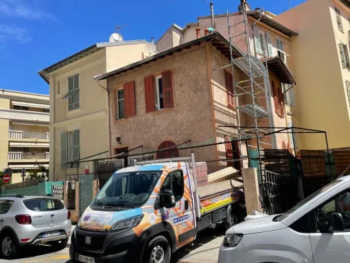 Travaux de couverture sur une maison de village à Aix-en-Provence, Aix-en-Provence, TS TOITURE